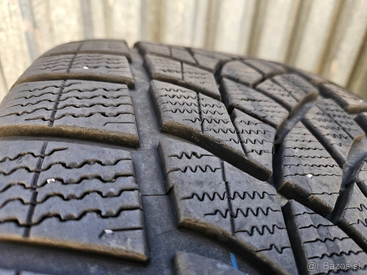 2 ks zimné pneumatiky GoodYear Ultragrip - 235/55 r19 - 11