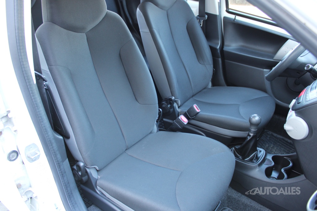 Toyota Aygo 1,0 i 50 kW - 11