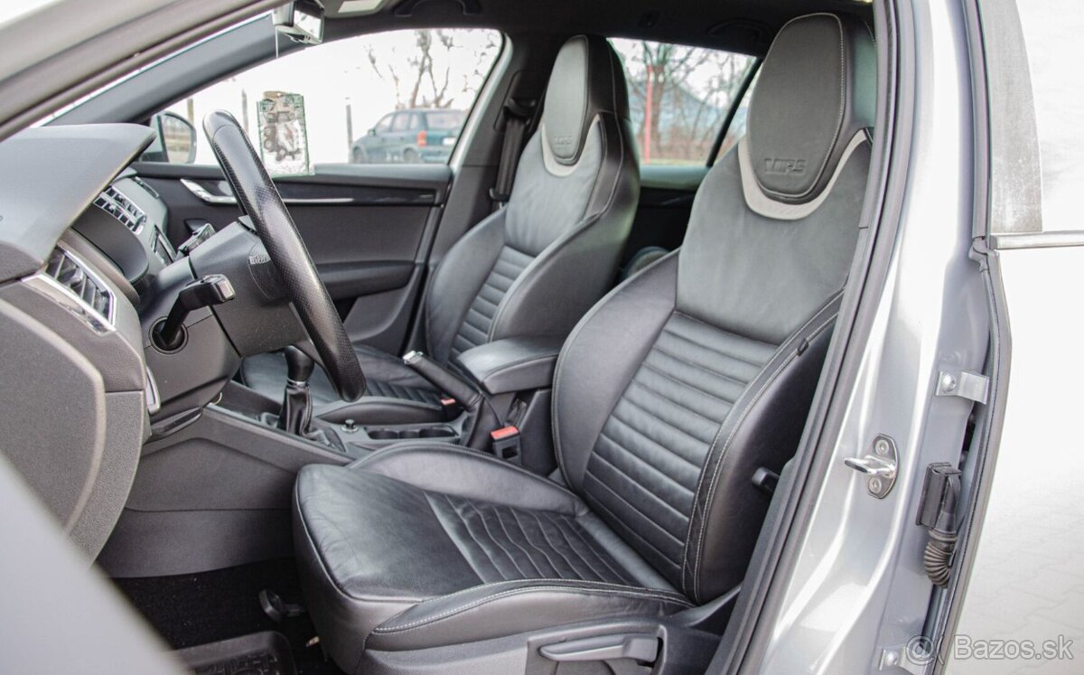 Škoda Octavia Combi 2.0 TDI RS - 11