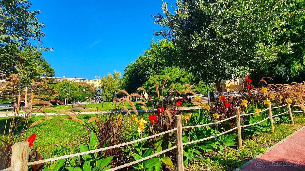 Exkluzívny 4-izbový byt v secesnom dome s výťahom – Šafáriko - 11