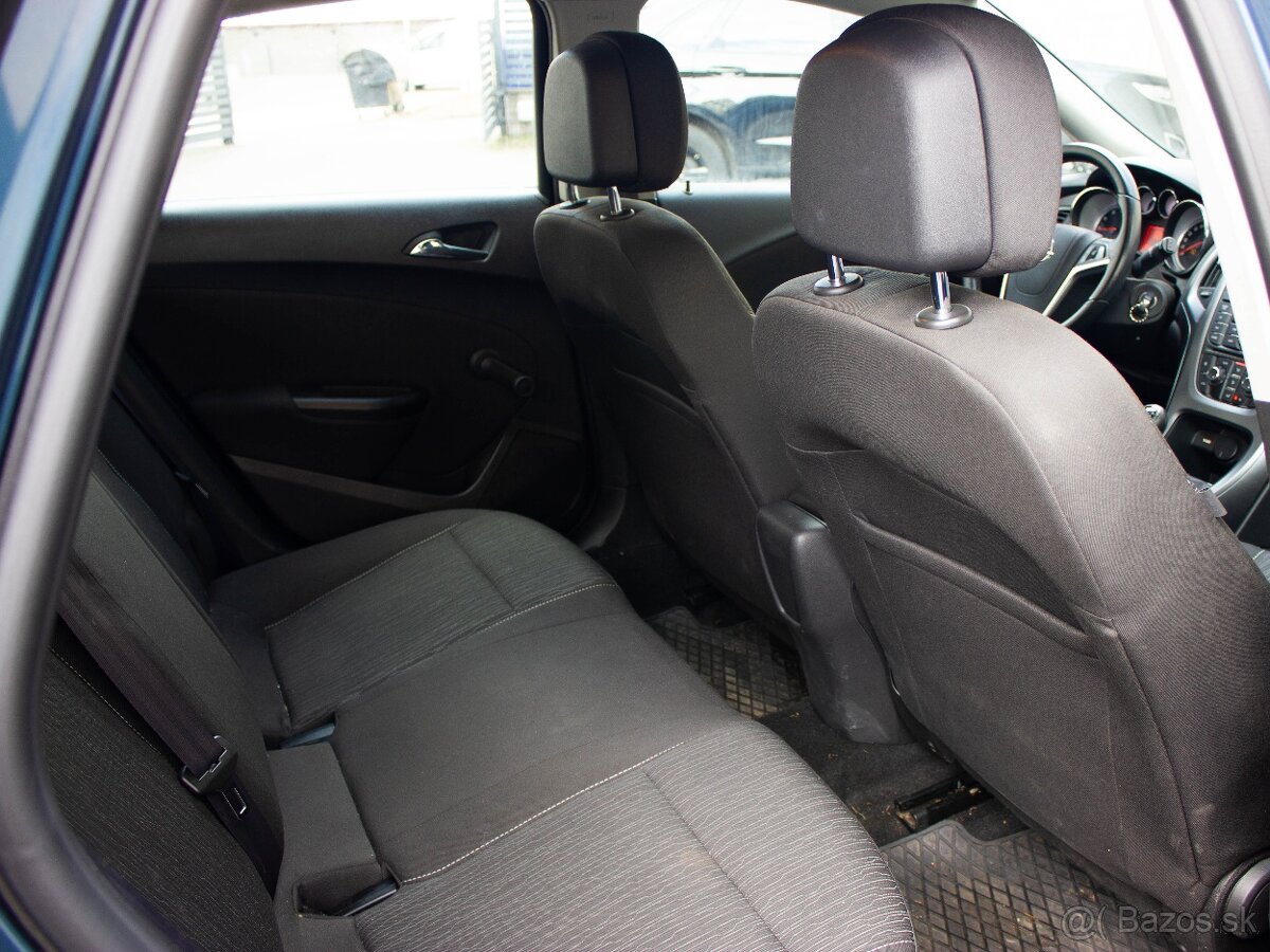 Opel Astra Hatchback 1.4 benzín 74 kW - 11