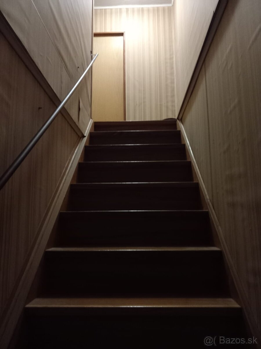 AKCIA Rodinný dom s krásnou záhradou - Kováčová - 11