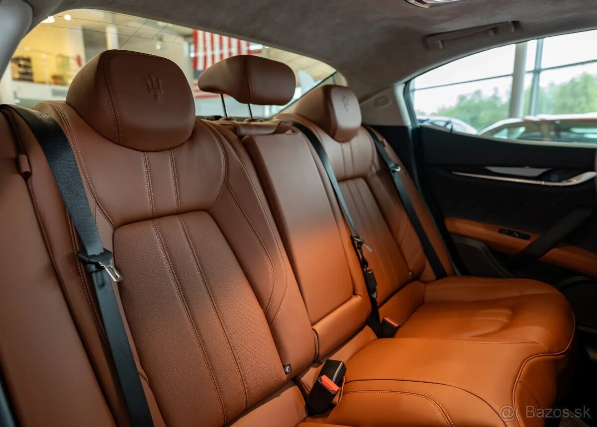 Maserati Ghibli Modena S Q4 - 11