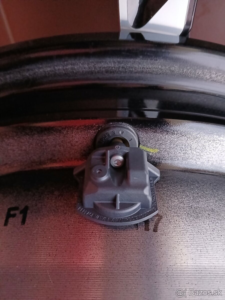 Predám nové originál disky MITSUBISHI R18. - 11