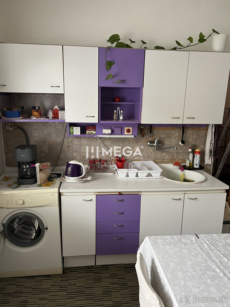 Na predaj dom na Jesenského ulici v Snine - 11