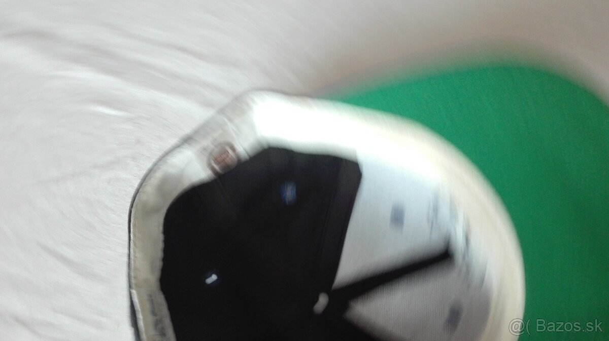 Prodám kšiltovky NHL - 90. léta - 5 ks - 11