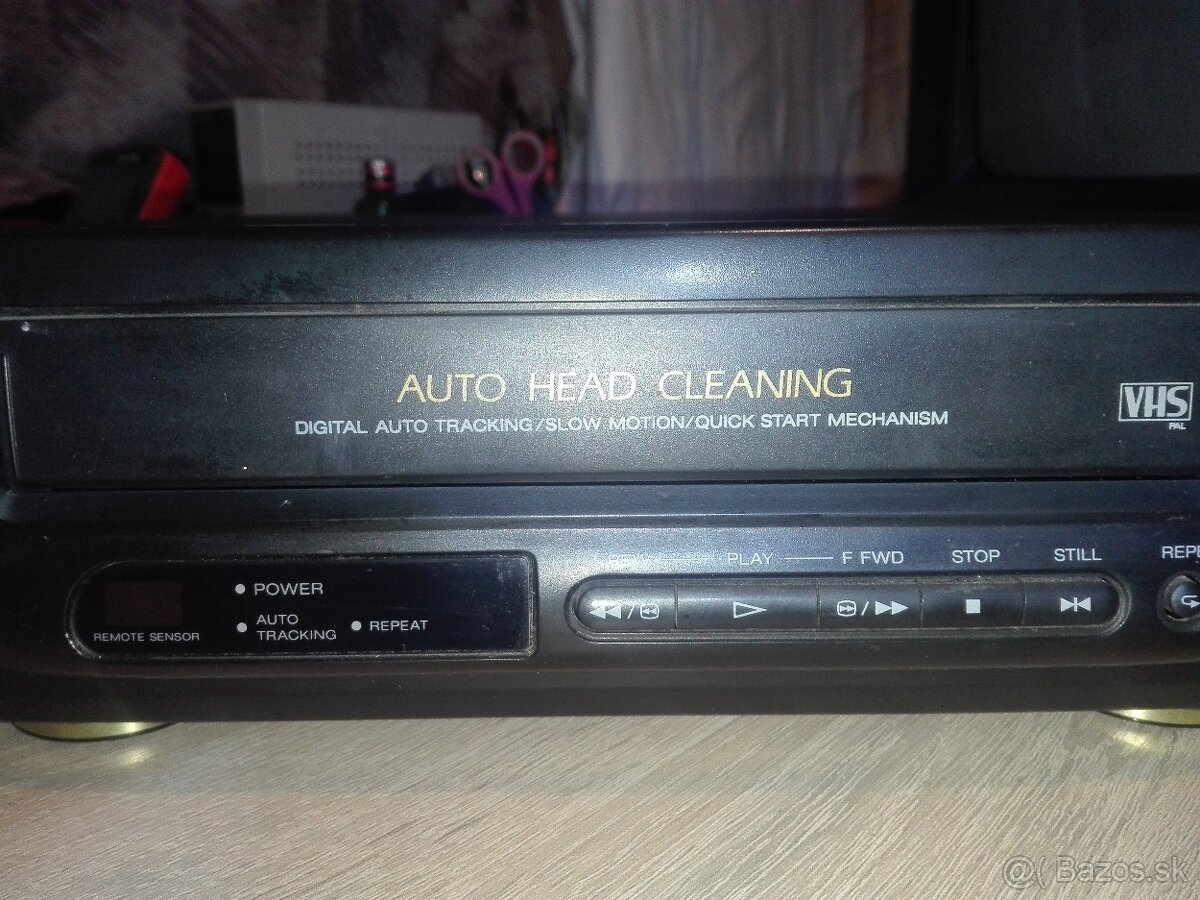 VHS videoprehrávač AIWA+TV farebné, 14“. - 11