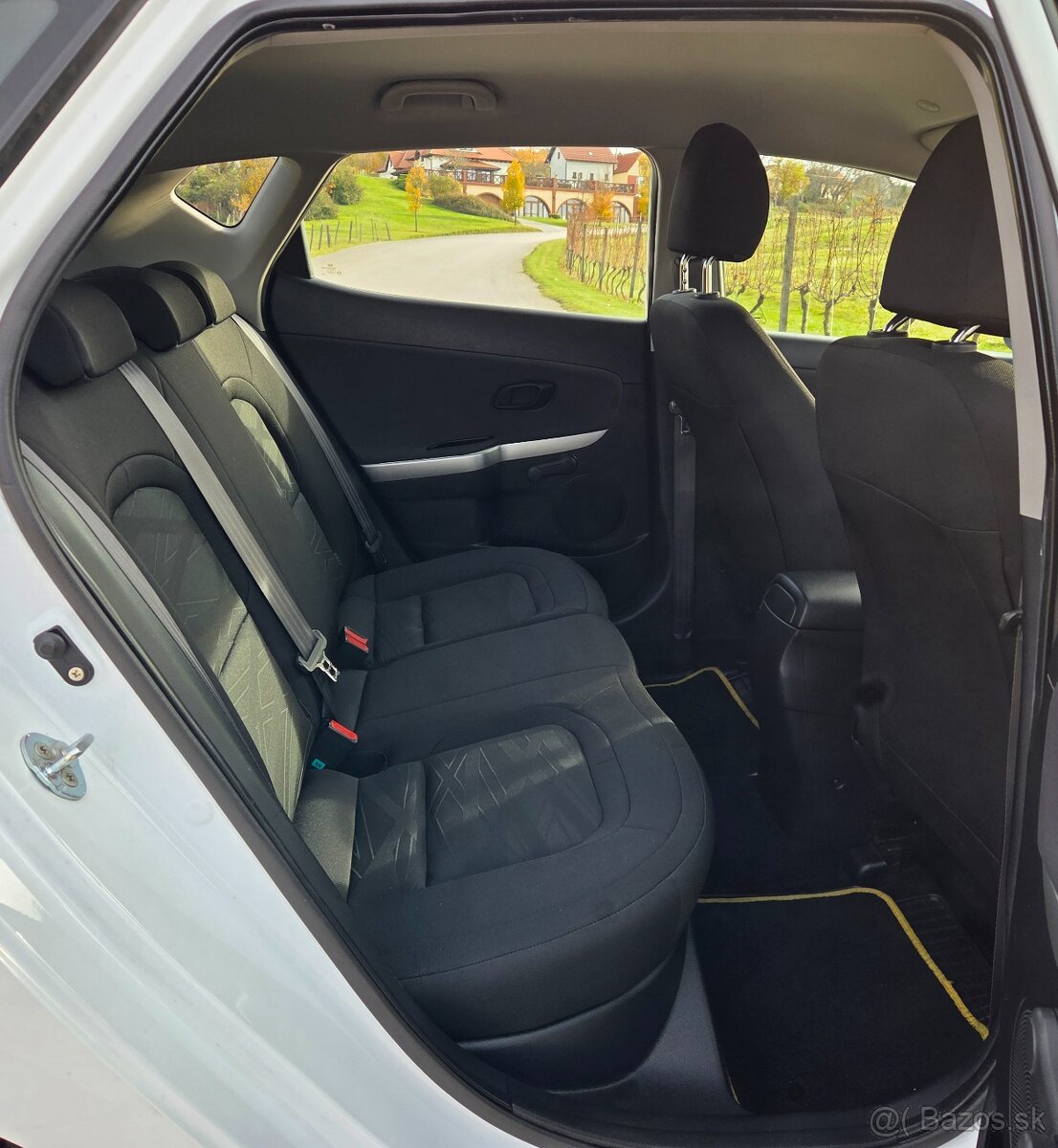 Kia Ceed 1.4 CRDi 66KW/90 koní R.V.07/2012 - 11