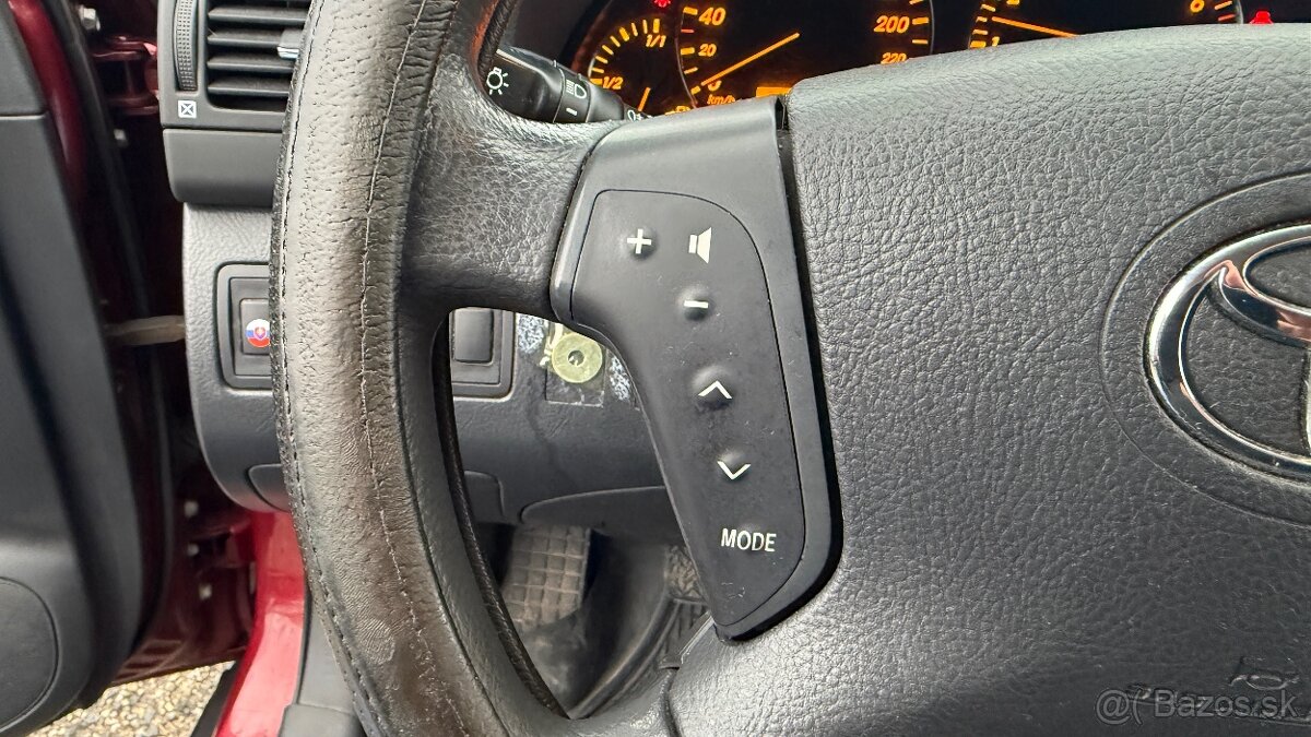 Toyota Avensis 1.6 - 11