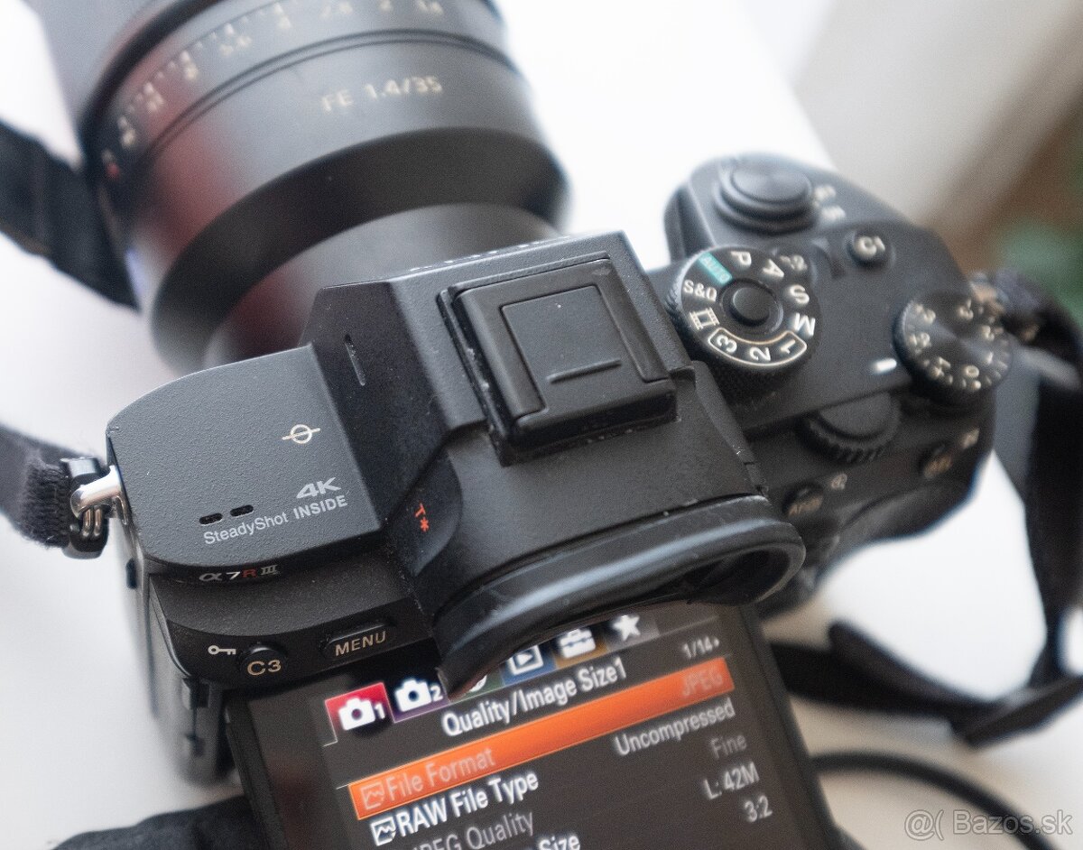 Sony Alpha A7R III + objektív Zeiss Distagon 35mm F1.4 ZA - 11
