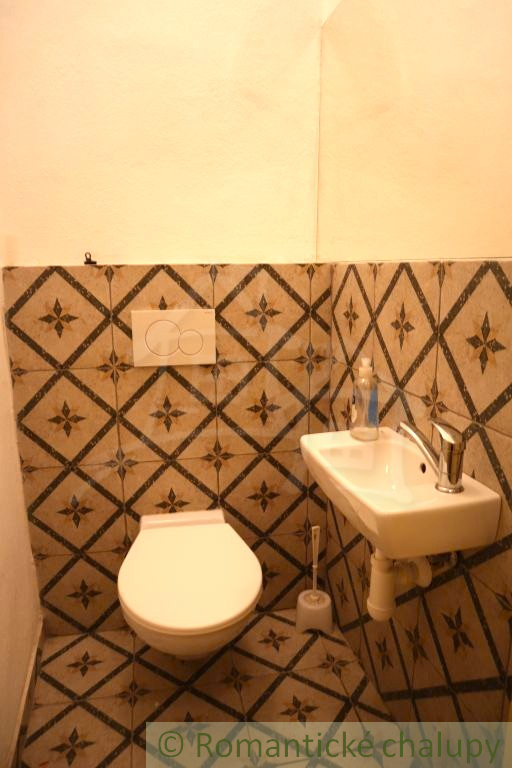 VÝRAZNE ZNÍŽENÁ CENA - Unikátny meštiansky dom s veľkou zá - 11