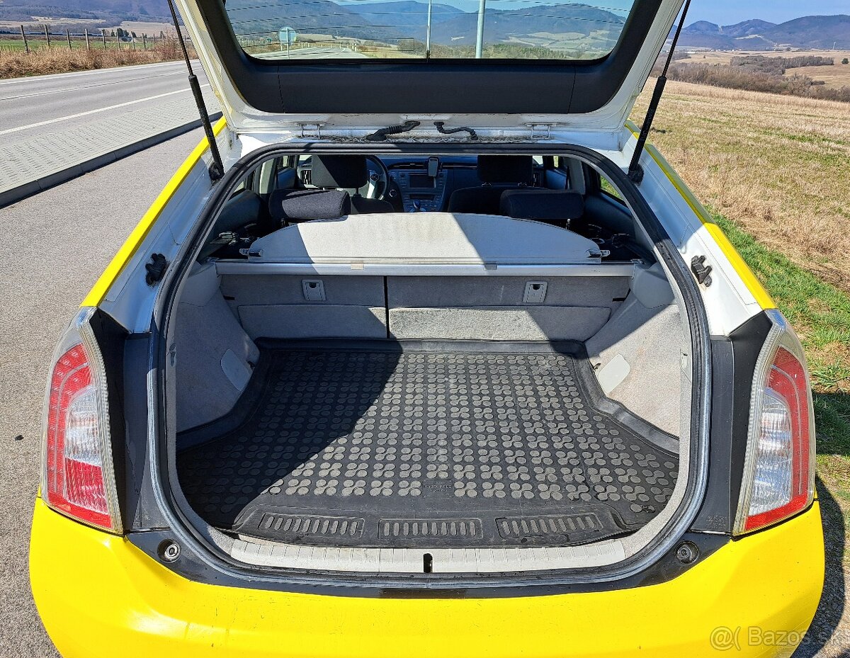 Predám Toyota Prius 1.8 Hybrid 2012 - 11