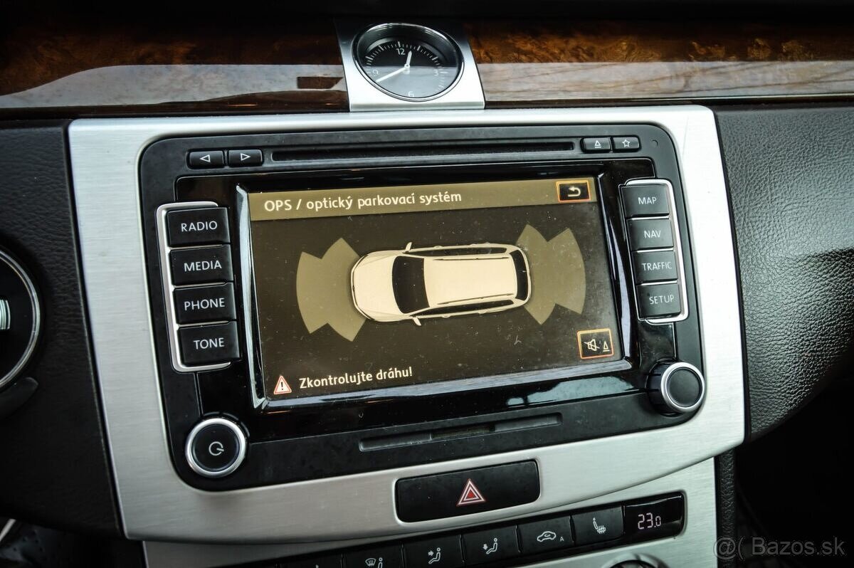 Volkswagen Passat Variant 2.0 TDI BMT Highline DSG - 11