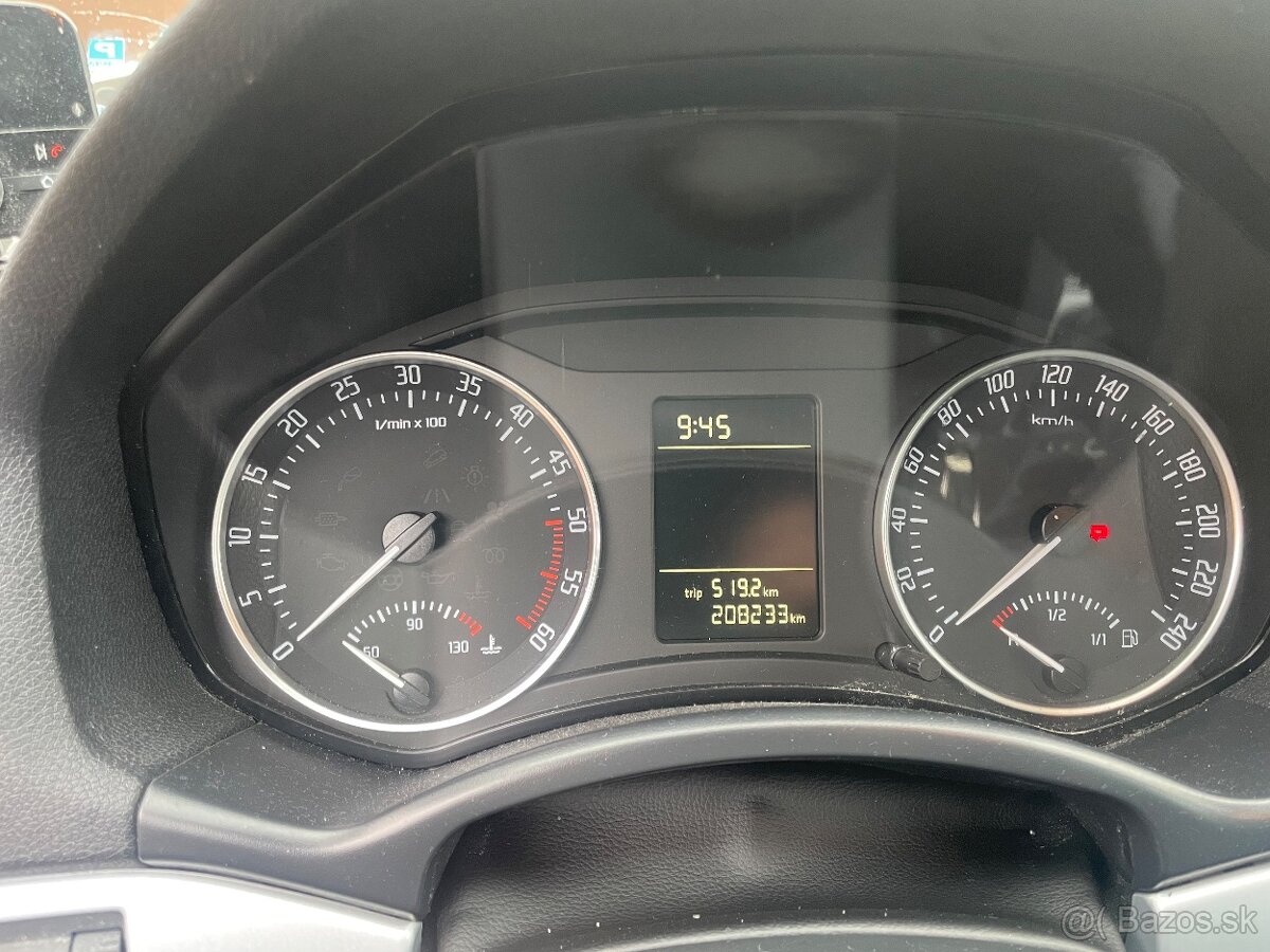 skoda octavia 2 1.6 tdi - 11