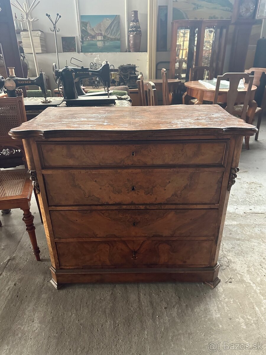 starožitná komoda - 11