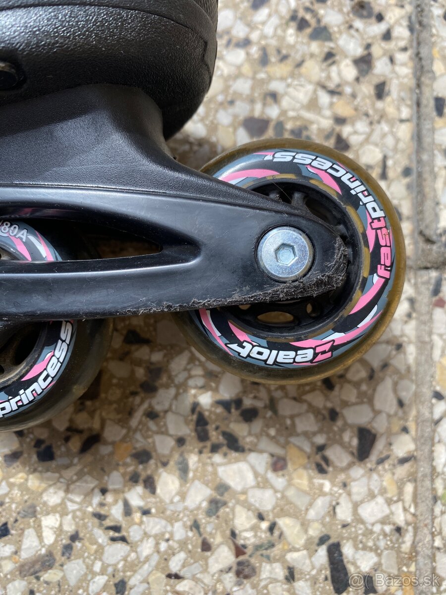 KOLIESKOVÉ KORČULE - 11