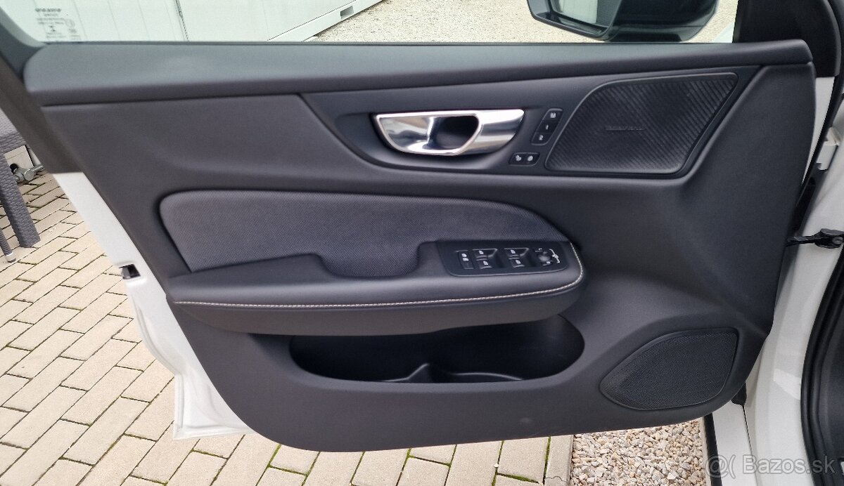 VOLVO V60 D3 R-DESIGN A/T - 11