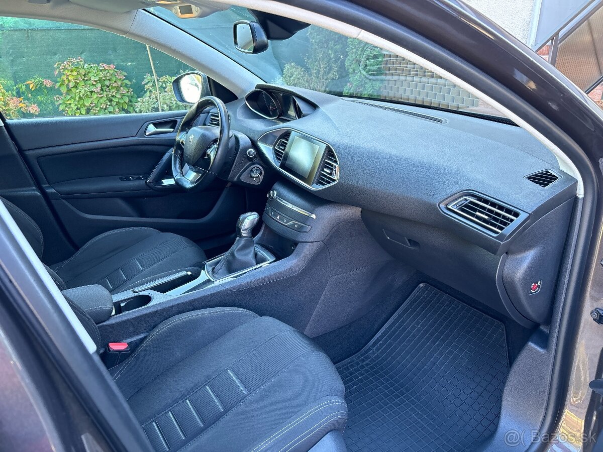 Peugeot 308 1.6 e-HDi Allure - 11