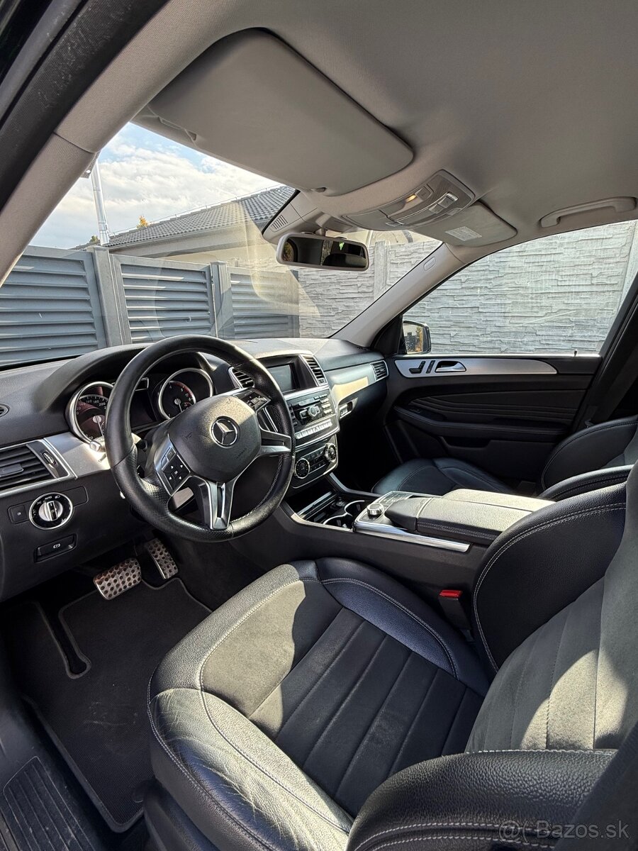 Mercedes-Benz ML 350 BLUETEC 4MATIC - 11