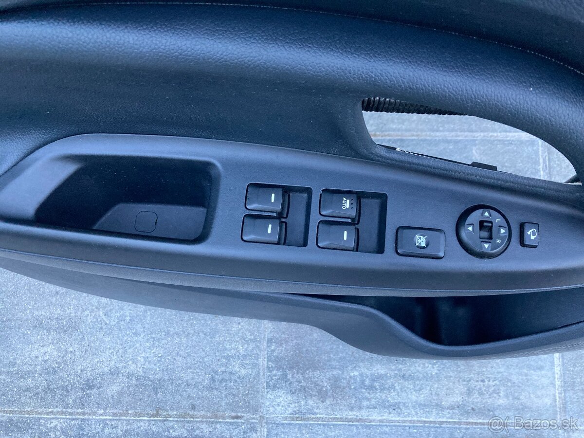 Kia rio 2012 - Interierové komponenty a časti. - 11