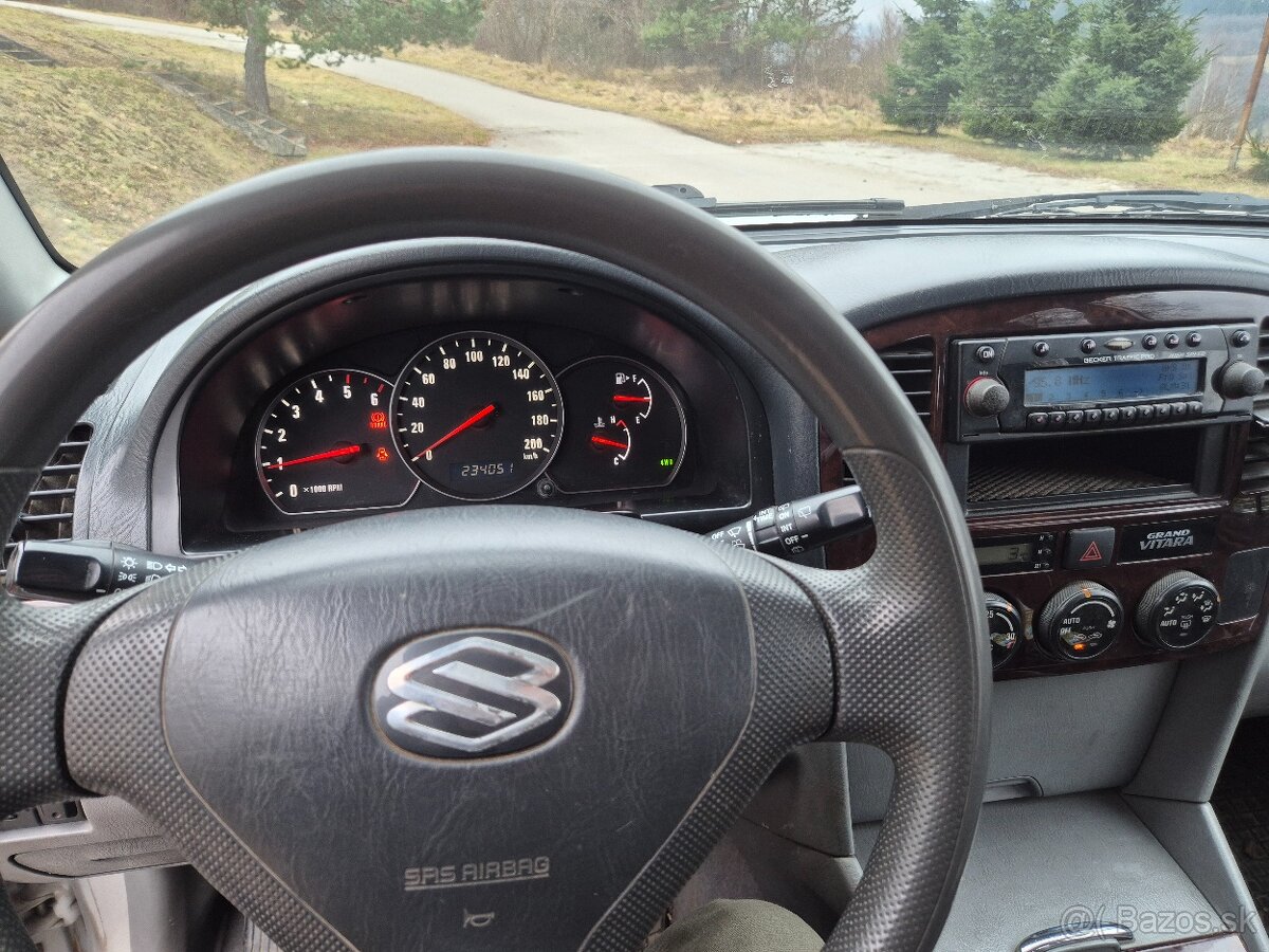 Suzuki Grand Vitara XL7 2.0HDi - 11