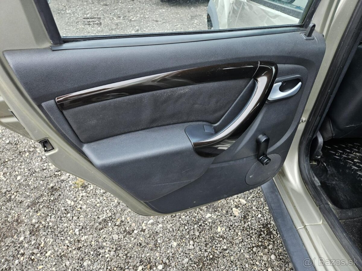 Dacia Duster 1.6 16V 4x4 – benzín - 11