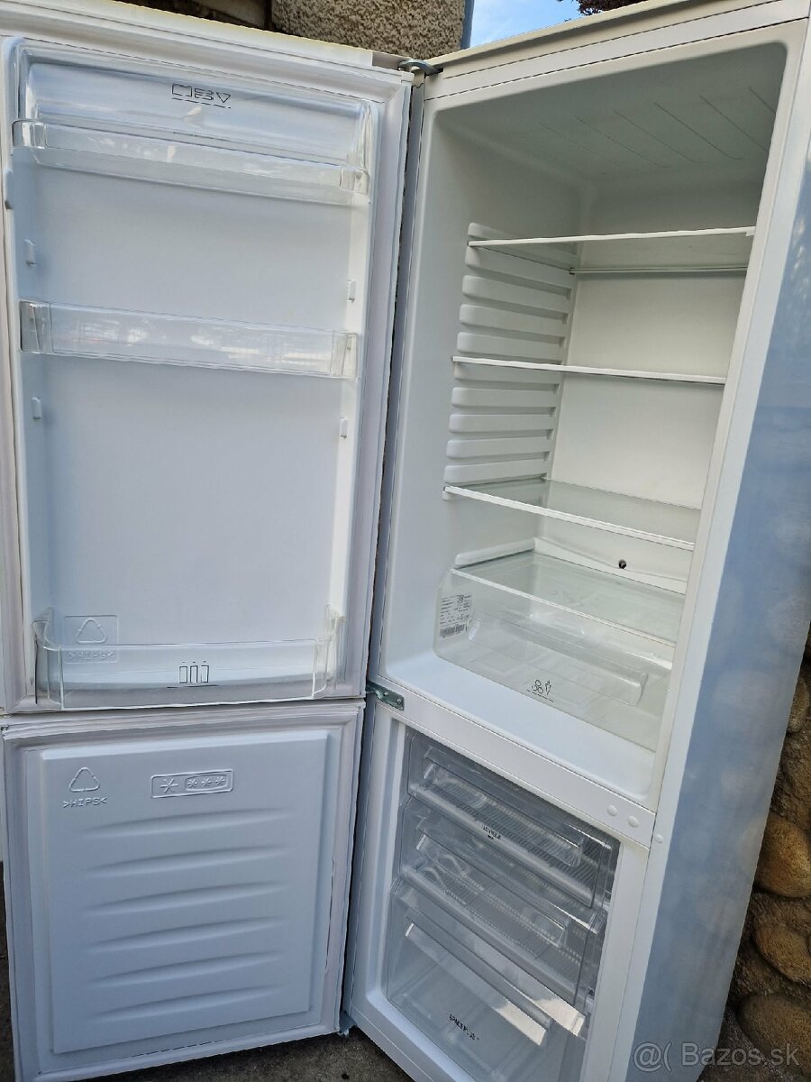 Electrolux chladnička s mrazničkou dole - 11