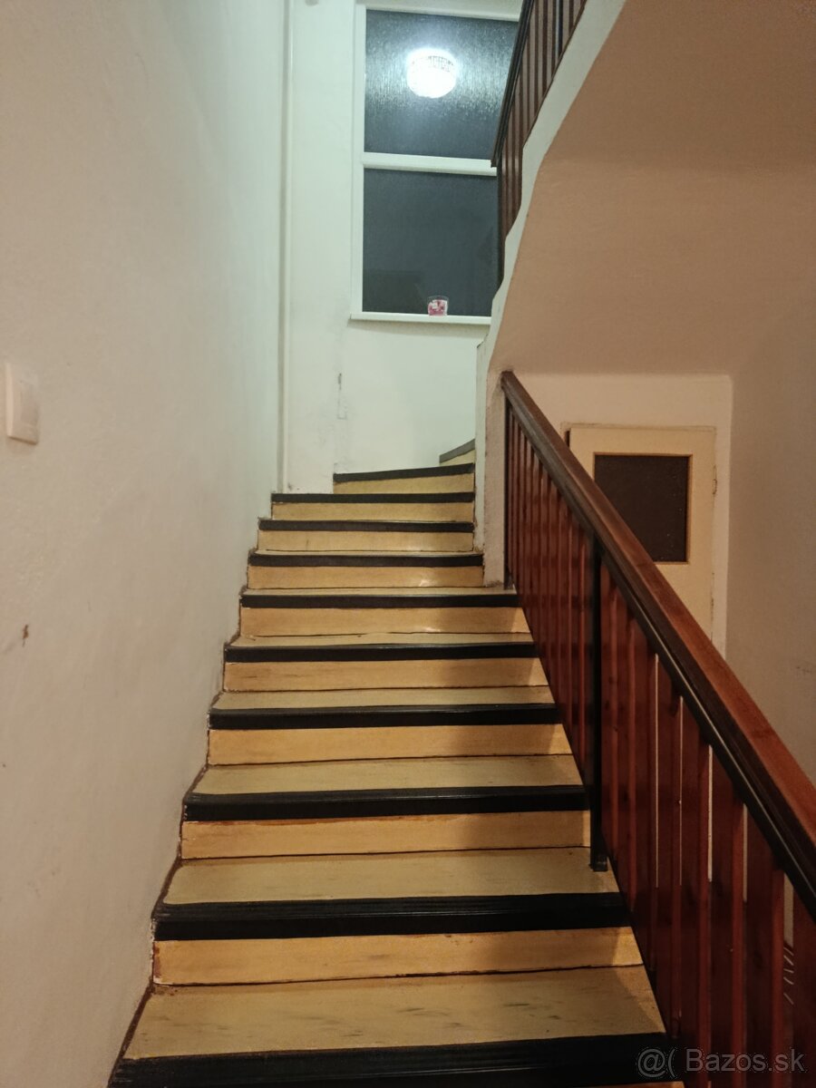 Predáme pekný slnečný Rodinný dom v časti Nadabula - 11