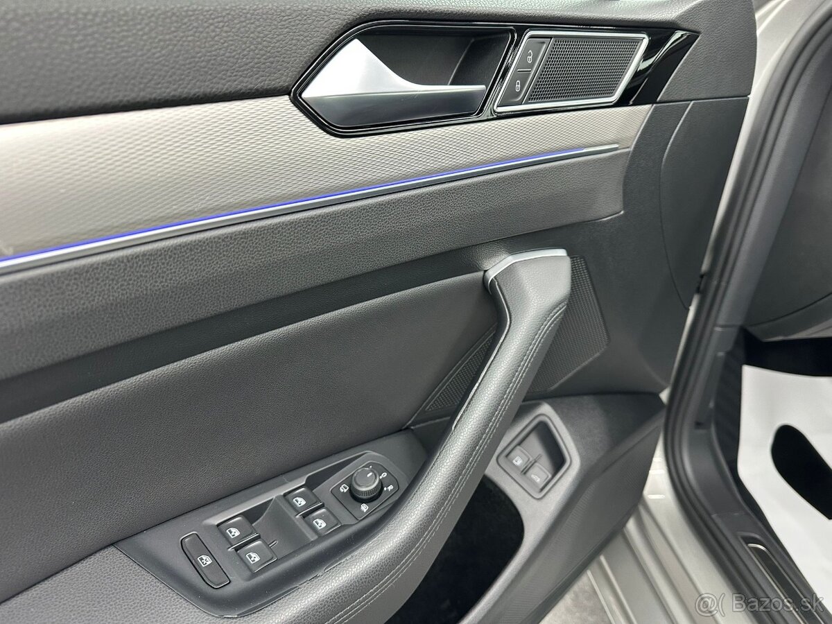 Passat Variant (Combi) GTE Elegance Full LED 160kW Virtual - 11