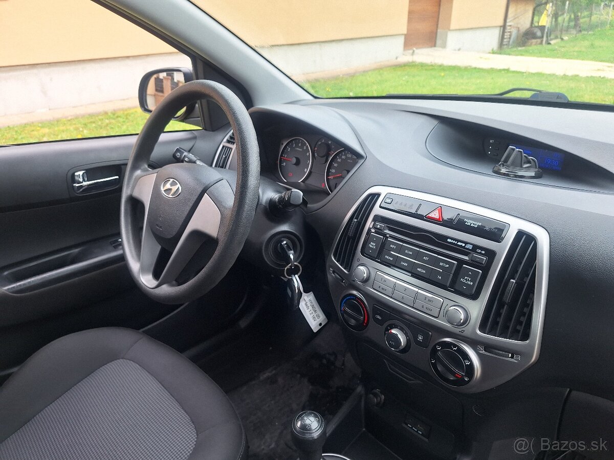 HYUNDAI I20 BENZIN ROK 2013 KLÍMA - 11