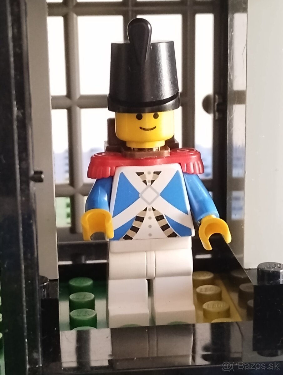 LEGO Pirates 6270 Forbidden Island - 11