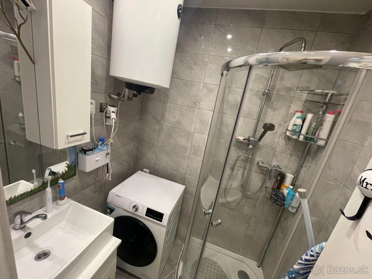 Zrekonštruovaný 3-izbový byt + záhradka a garáž vo Vrútkach - 11