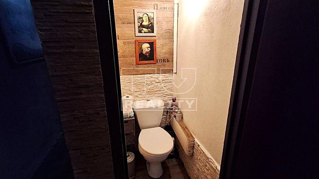 3 izbový čiastočne zrekonštruovaný byt 78 m2 s loggiou –... - 11