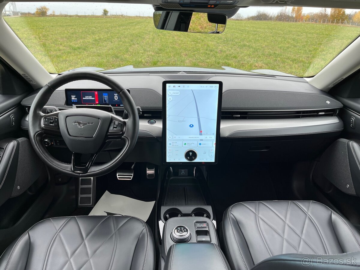Ford Mustang Mach E RWD - 11