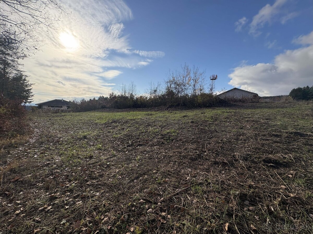 🌞 Slnečný pozemok pri lese – maximum súkromia v Badíne - 11