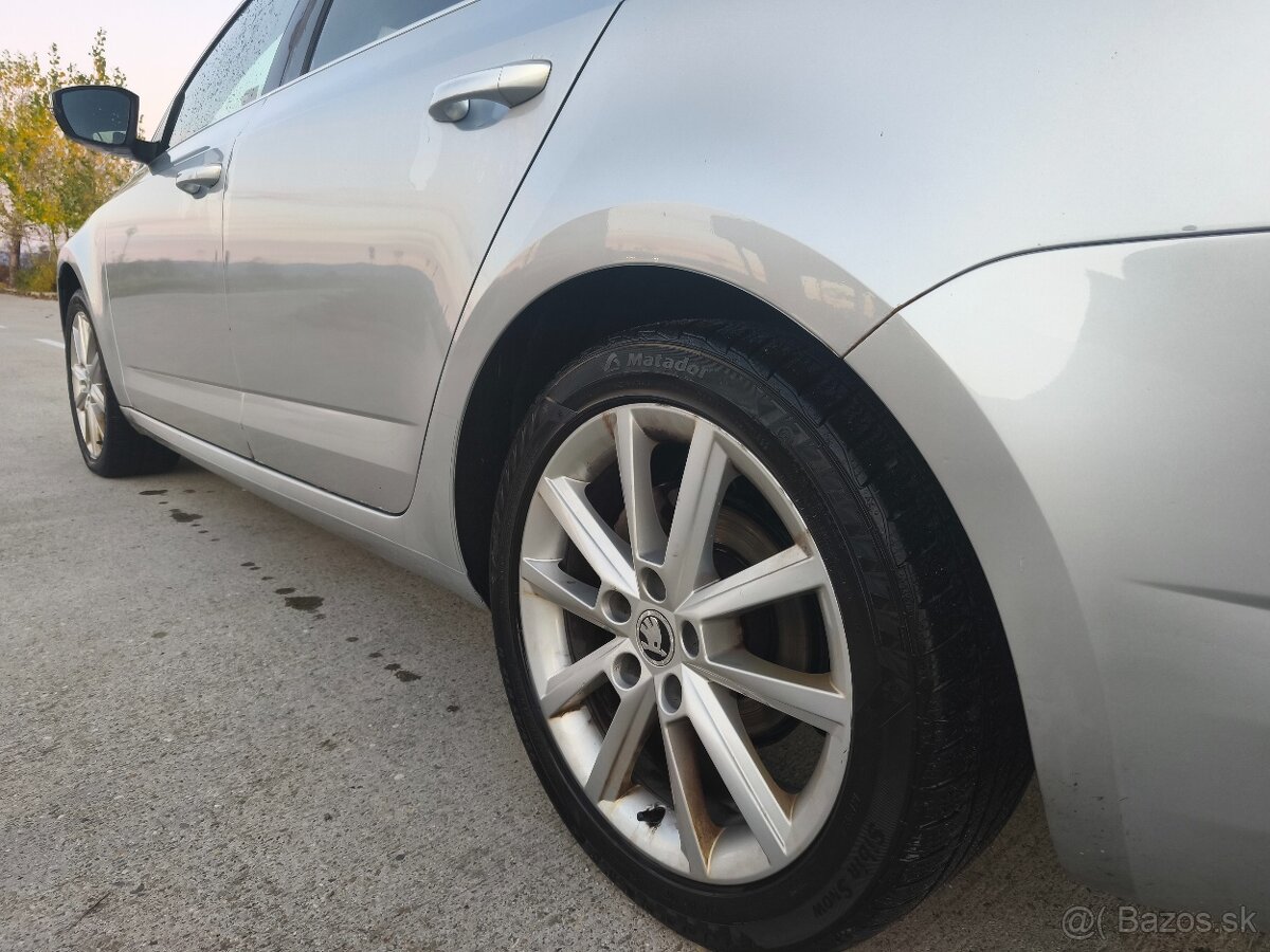 Škoda Octavia Combi III - 11