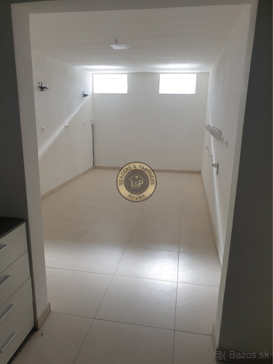 Predaj obchodných priestorov v Michalovciach - 11