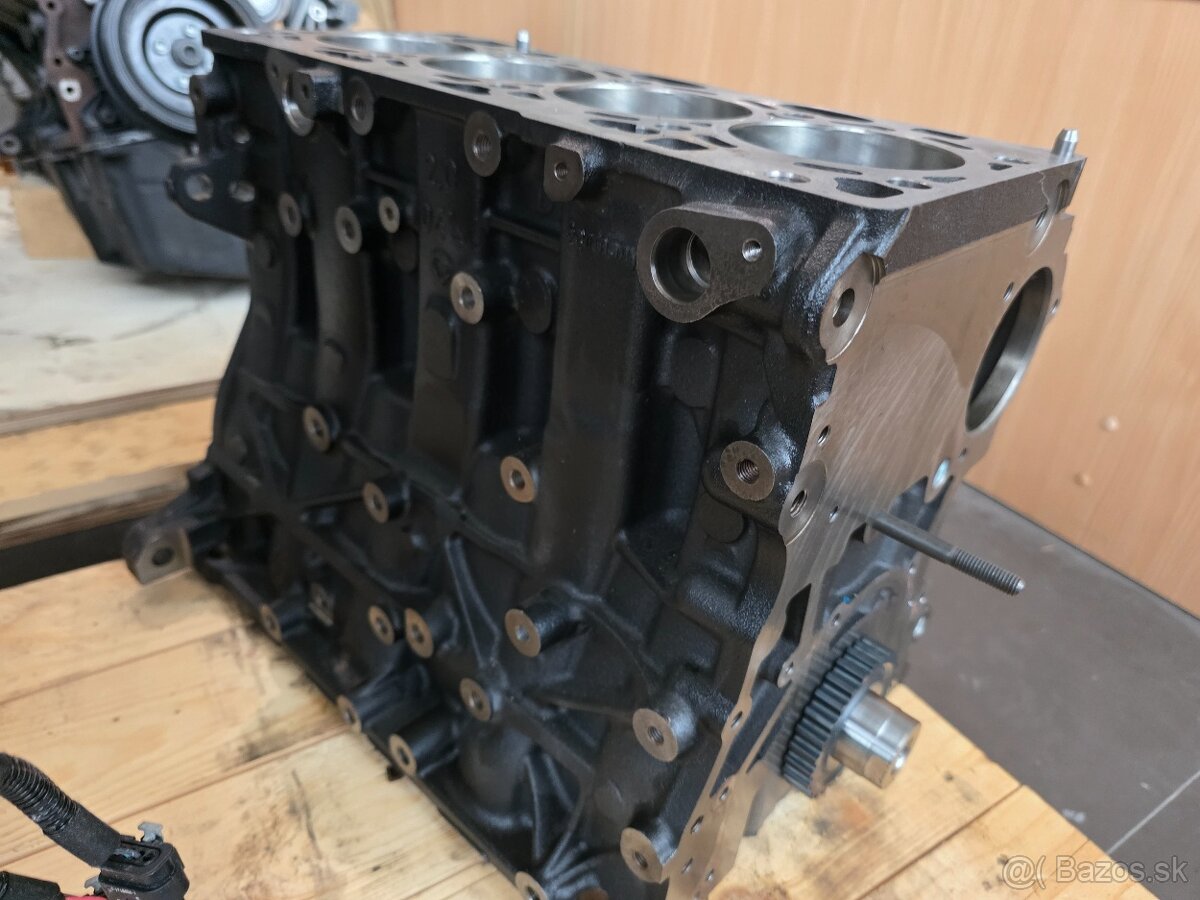BLOK MOTOR 2,0 TDI DFF / DFS NOVY + KLUKA - 11