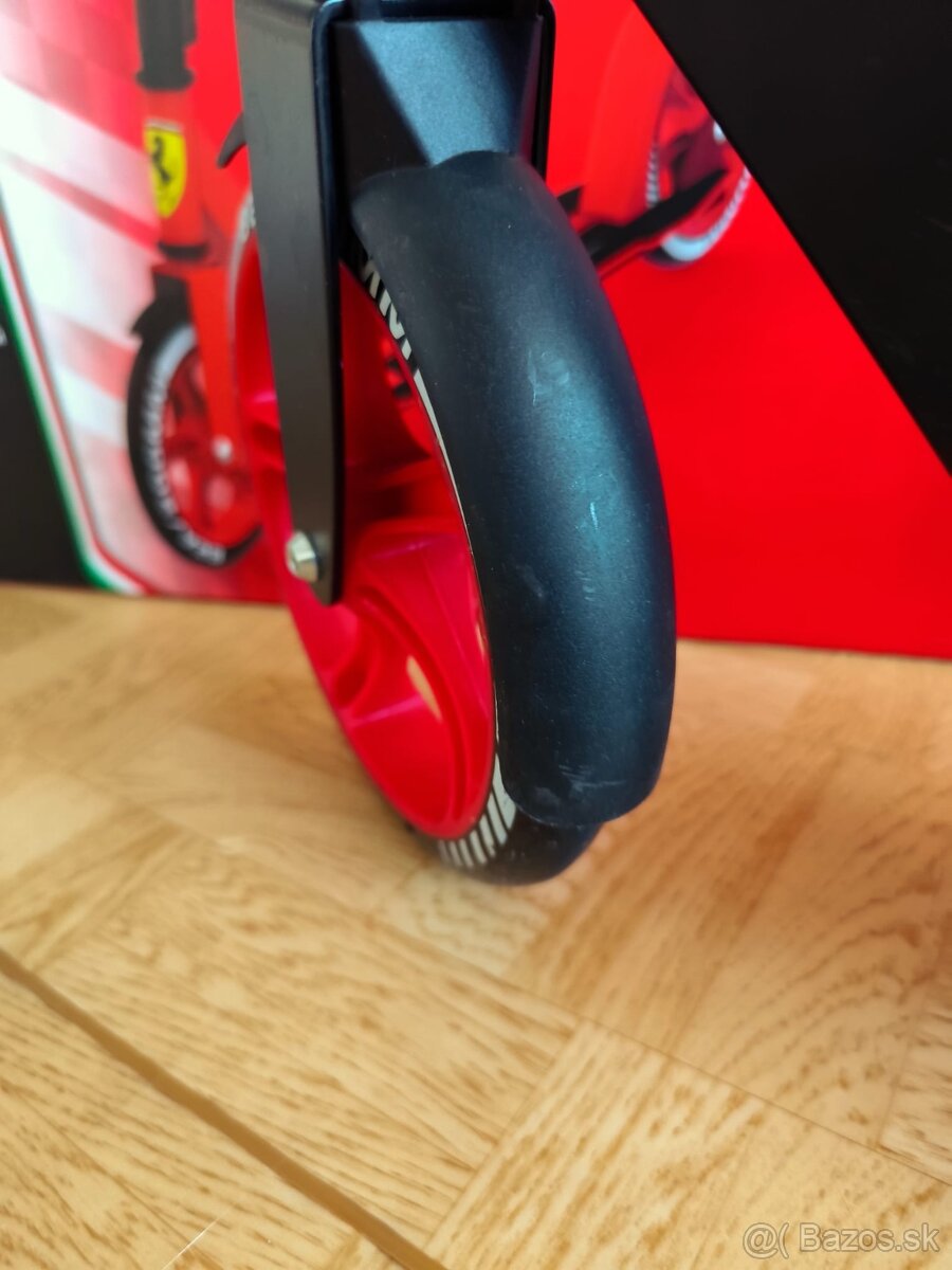 Kolobežka Ferrari - 11