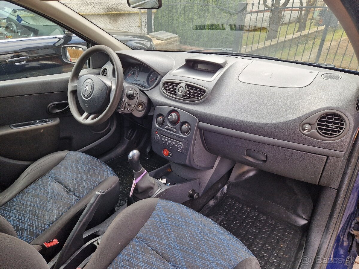 Renault Clio 1.5 dCi - 11