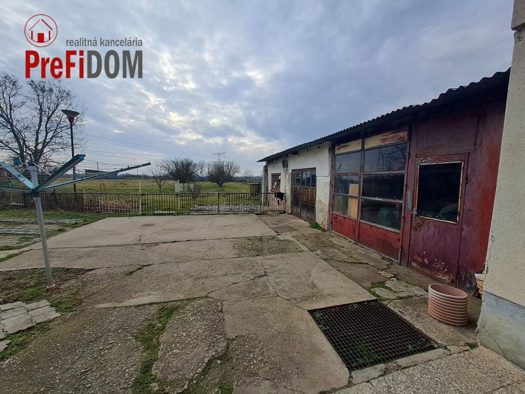 PREDAJ 4 – izbový átriový rodinný dom v meste Šurany. - 11