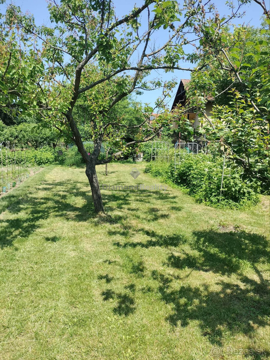 Na predaj veľký 3 izbový tehlový byt na Solivare s vlastným - 11