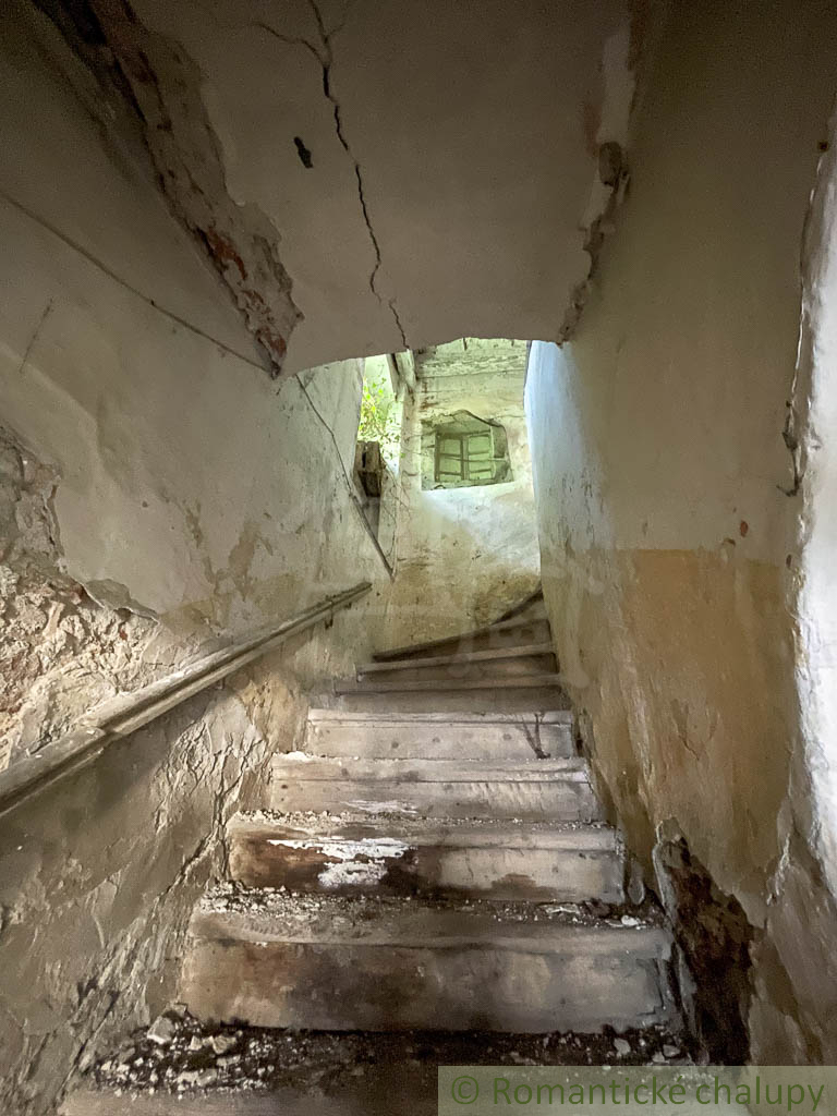 Historický meštiansky dom v centre Kremnice – investičná p - 11