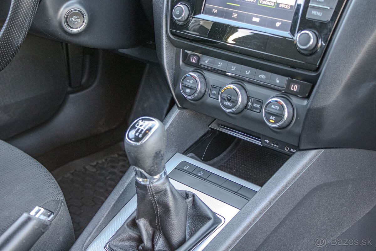 Škoda Octavia Combi 2.0 TDI Style 110kW M6 6/2016 - 11