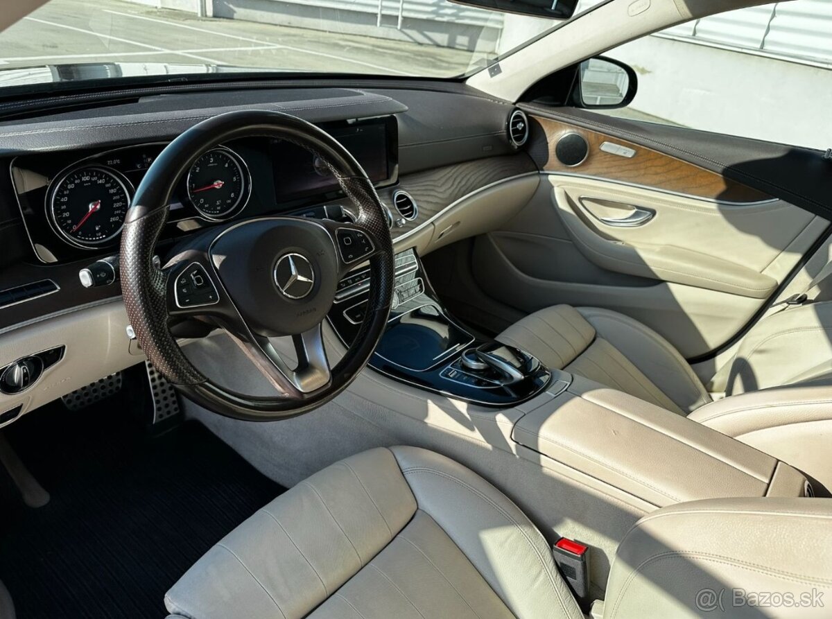 Mercedes-Benz E 220 d 4MATIC AllTerrain - 11