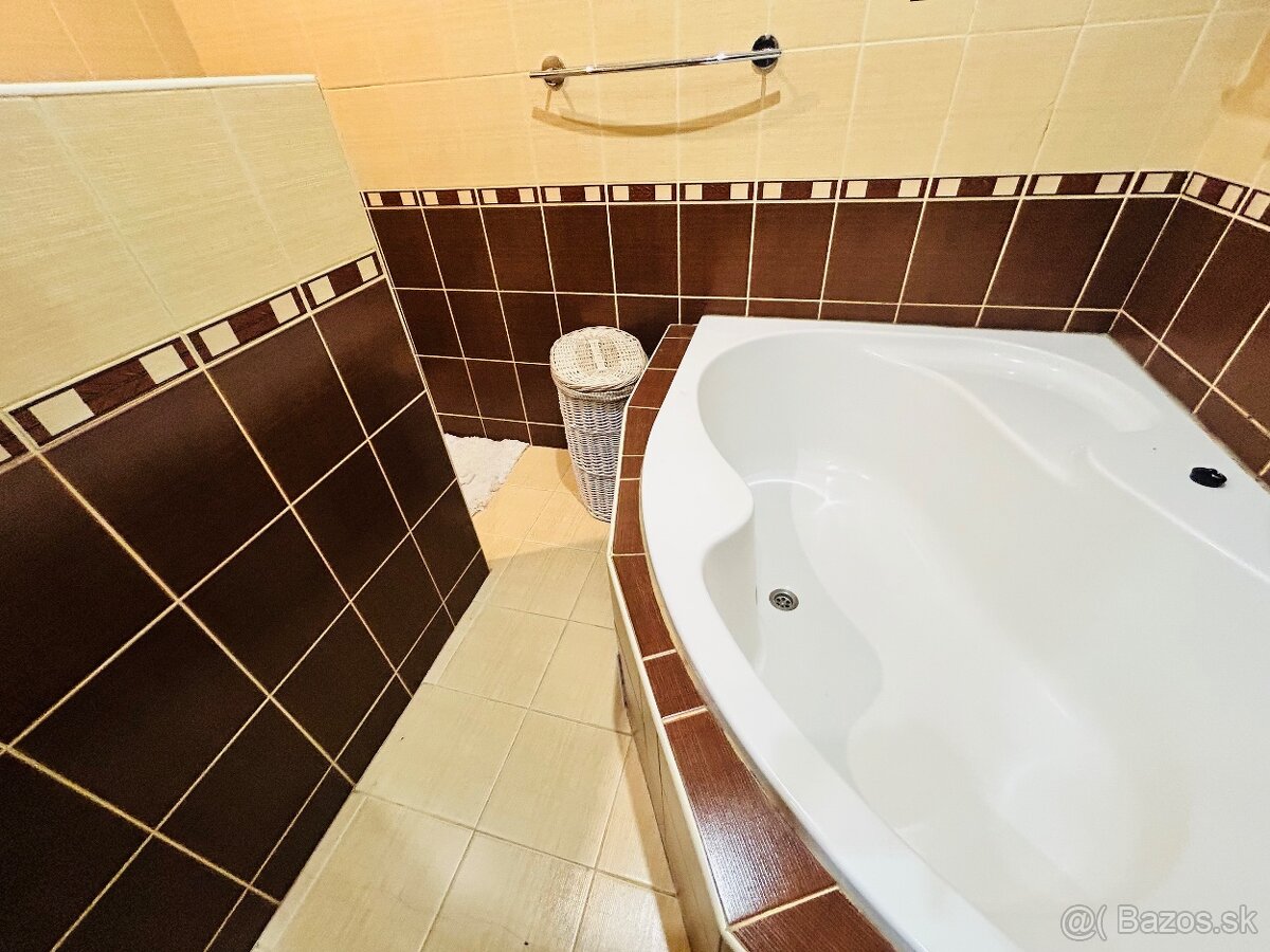 Na predaj 3 izbový byt na ul. Třebičska, Humenné - 11