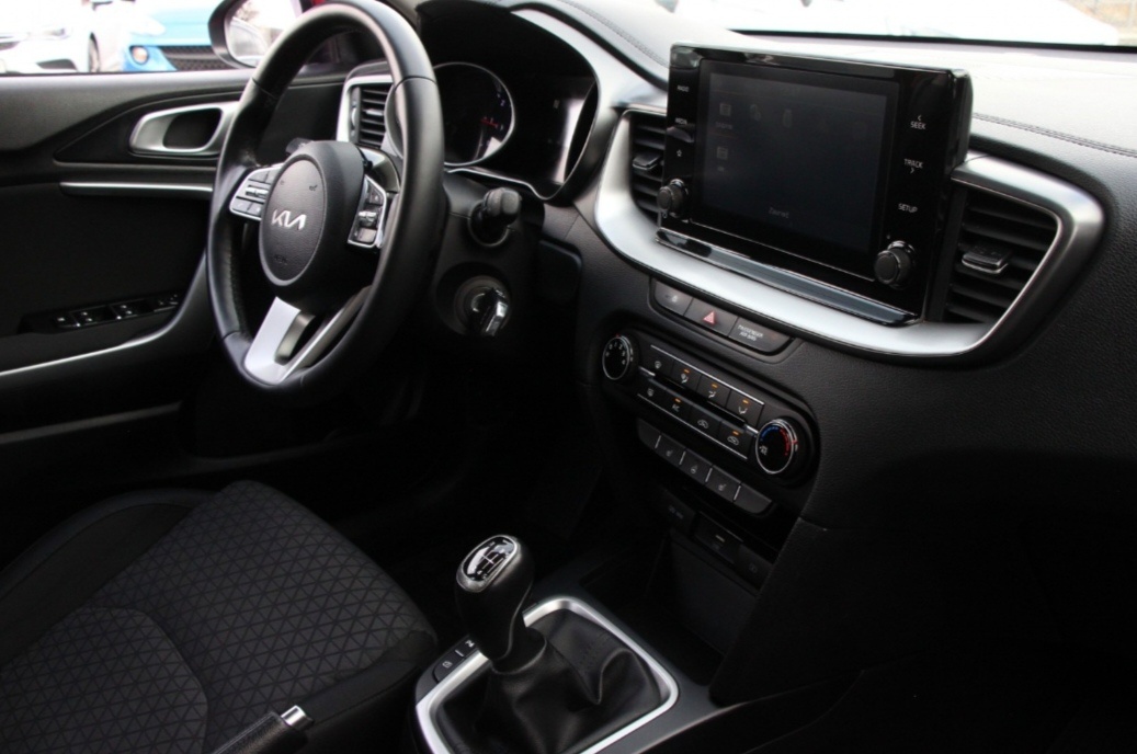 KIA CEED 1,6CRDi, 100kw, MHEV, r. v. 2022 - 11