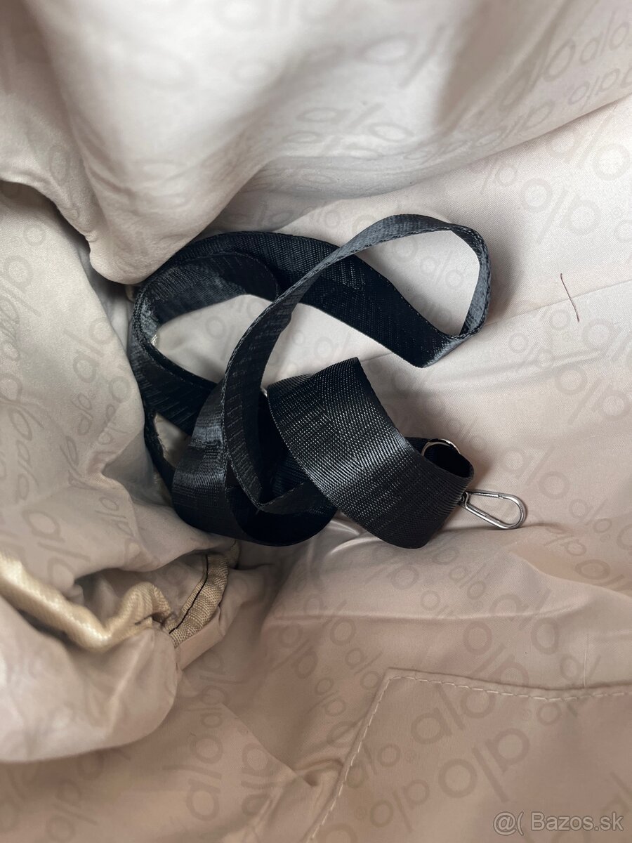 Alo yoga taska - 11