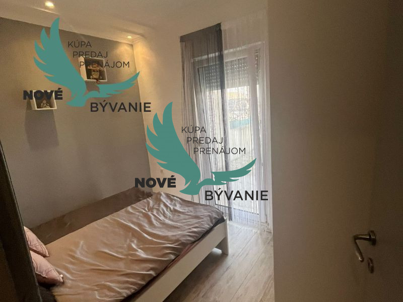 Dom 2x apartmán blízko mora v Chorvátsku na ostrove Vir - 11