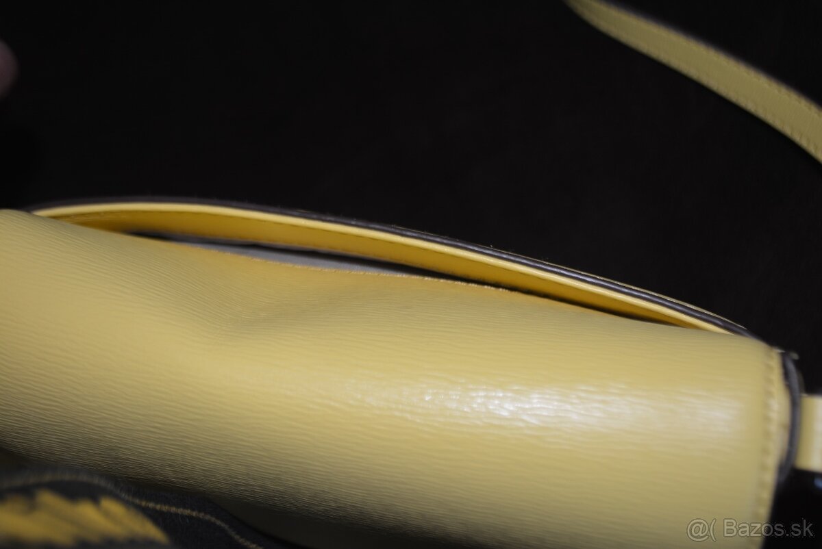 DKNY crossbody kožená kabelka - 11